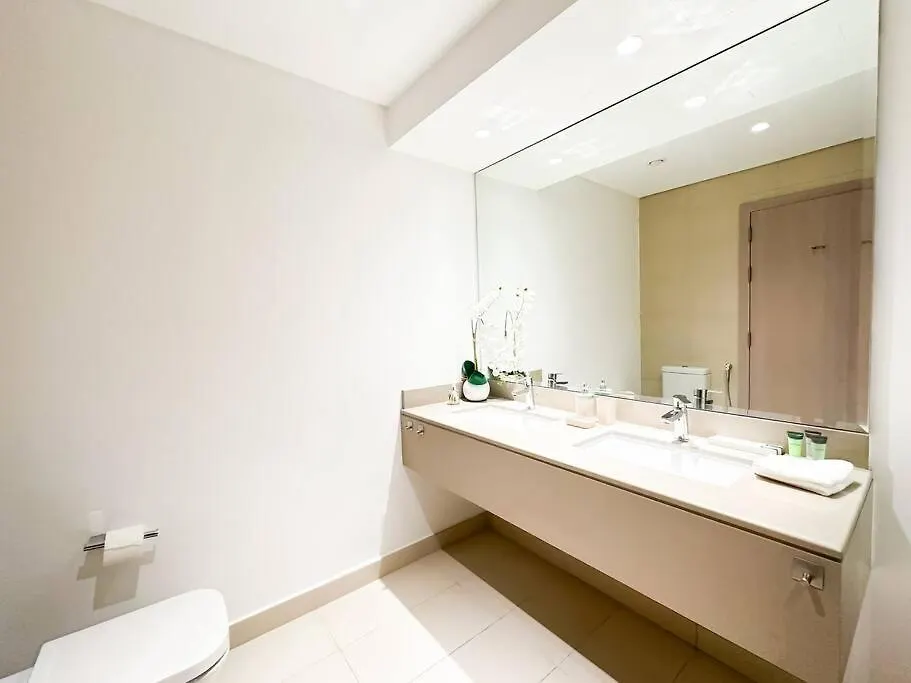 Vibrant 2Br Lake View Withpool&Gym Access 430B1 Abu Dhabi 0*,  Verenigde Arabische Emiraten