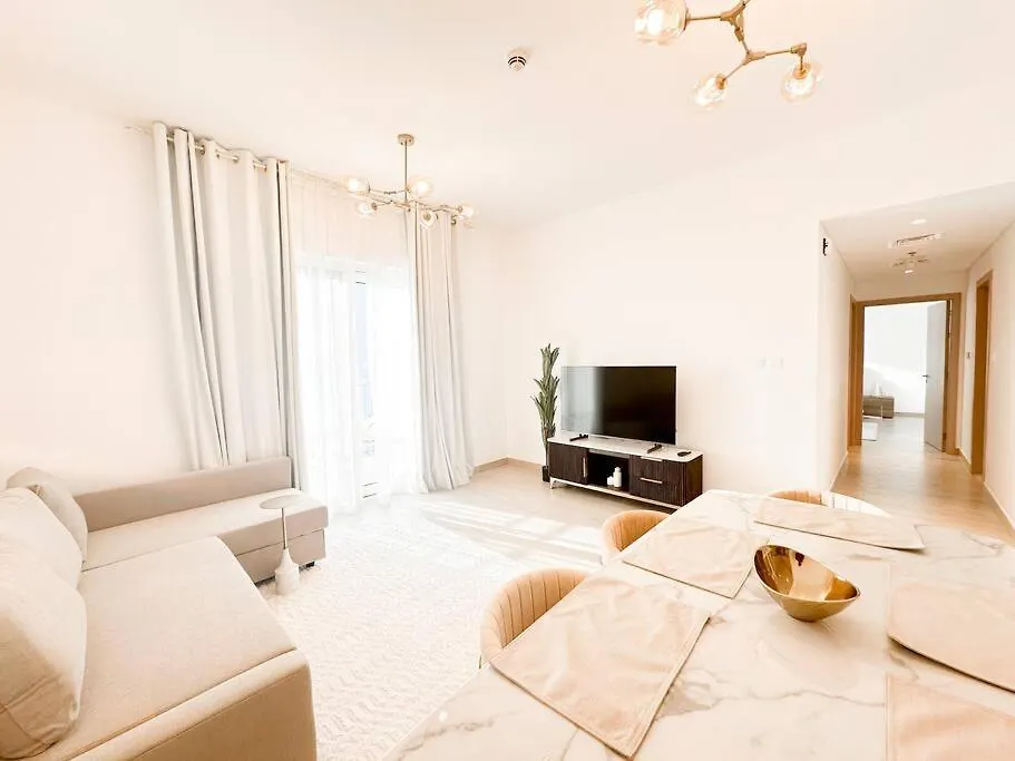 Vibrant 2Br Lake View Withpool&Gym Access 430B1 Abu Dhabi 0*,